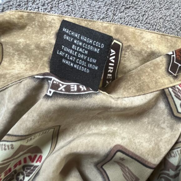 Avirex Shirt Mens Size XL Beige Logo AOP‎ Button Up Y2K Hip Hop Streetwear 90s - Picture 6 of 8